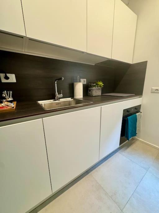 شقة Splendido Bilocale In Via Madonnina, Zona Brera ميلان المظهر الخارجي الصورة
