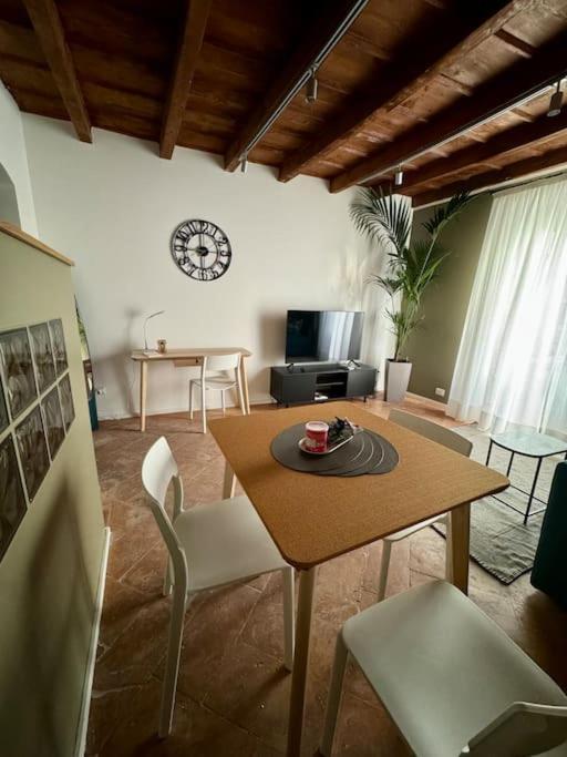 شقة Splendido Bilocale In Via Madonnina, Zona Brera ميلان المظهر الخارجي الصورة